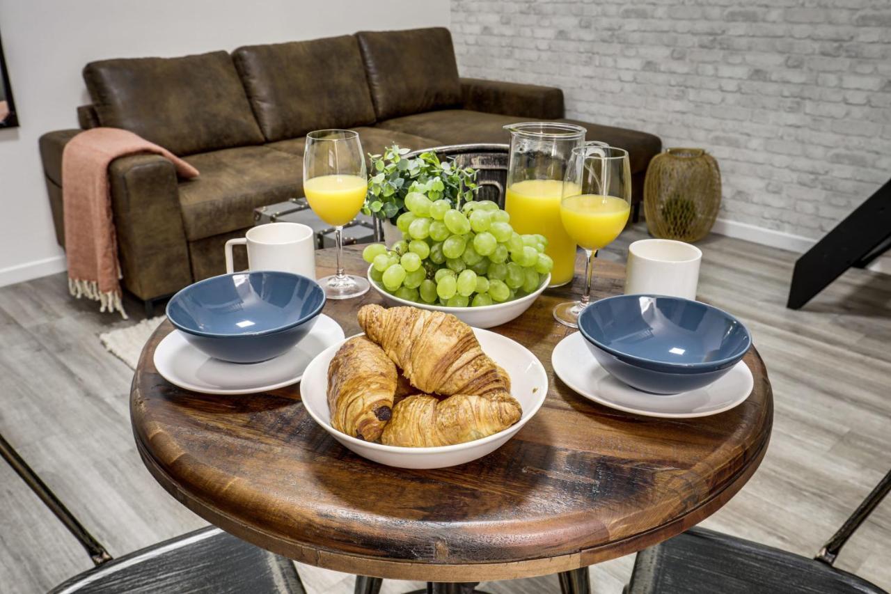 Modern French Studio In Paris Appartement Buitenkant foto